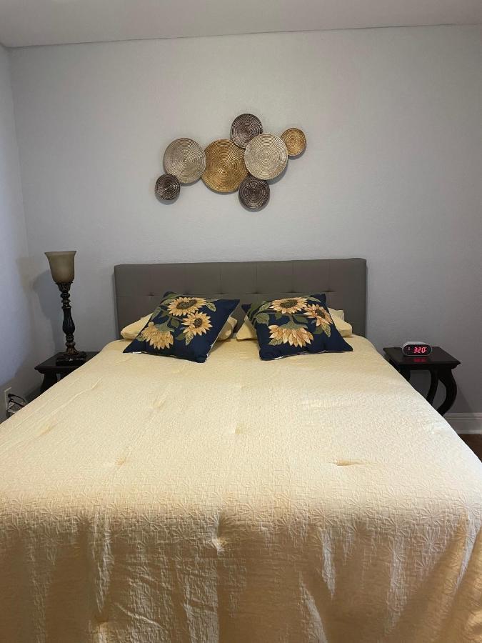 Twelve Oaks Modern Independent Apartment Tampa Bagian luar foto