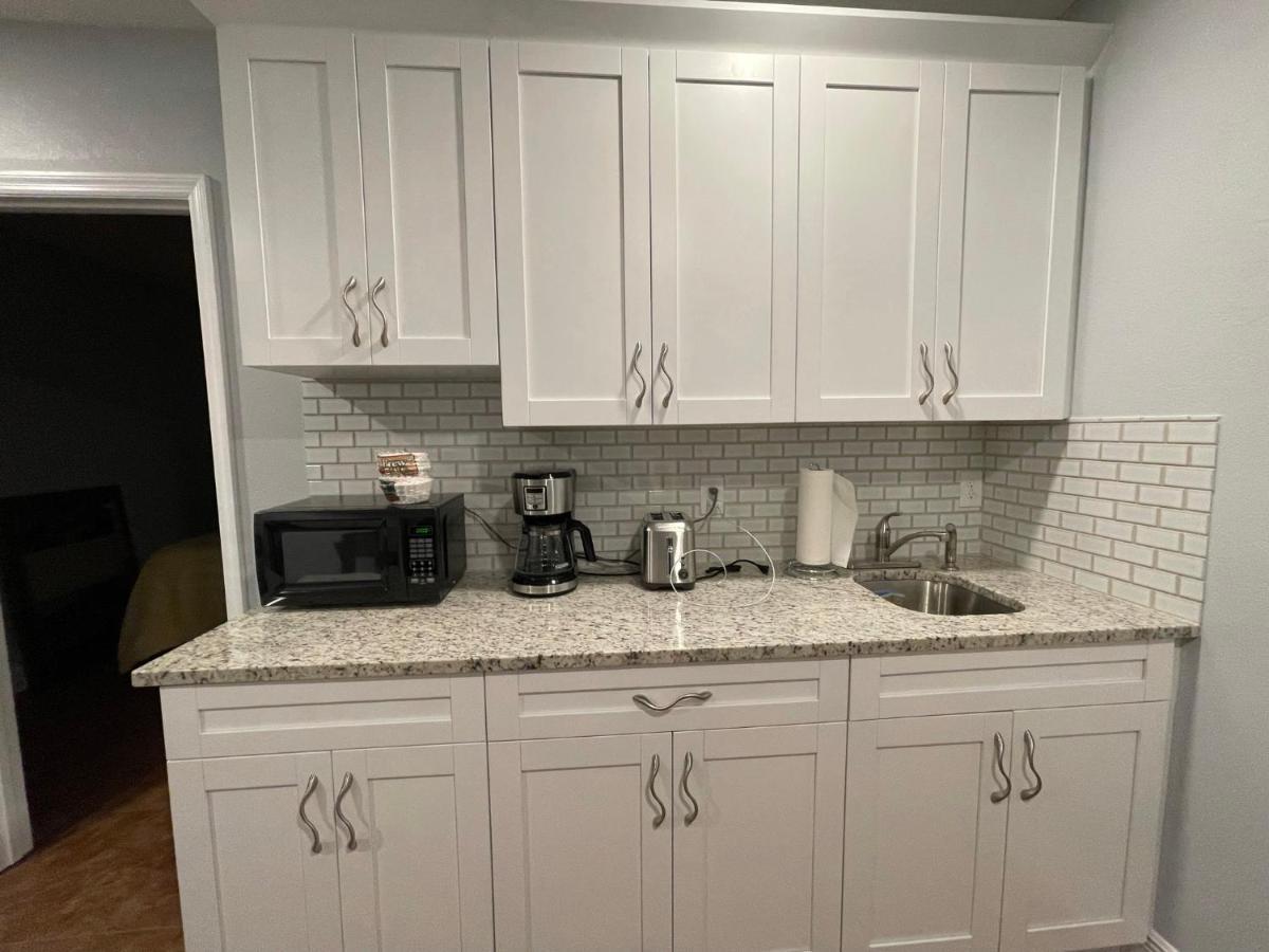 Twelve Oaks Modern Independent Apartment Tampa Bagian luar foto