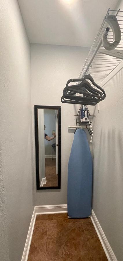 Twelve Oaks Modern Independent Apartment Tampa Bagian luar foto
